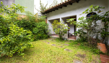 Sobrado à venda com 4 quartos, sendo 3 suítes,  em Alto da Boa Vista, São Paulo, SP