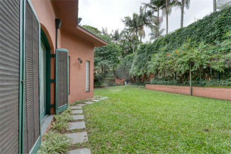 Casa à venda com 5 quartos, sendo 4 suítes, em Brooklin Velho, São Paulo, SP