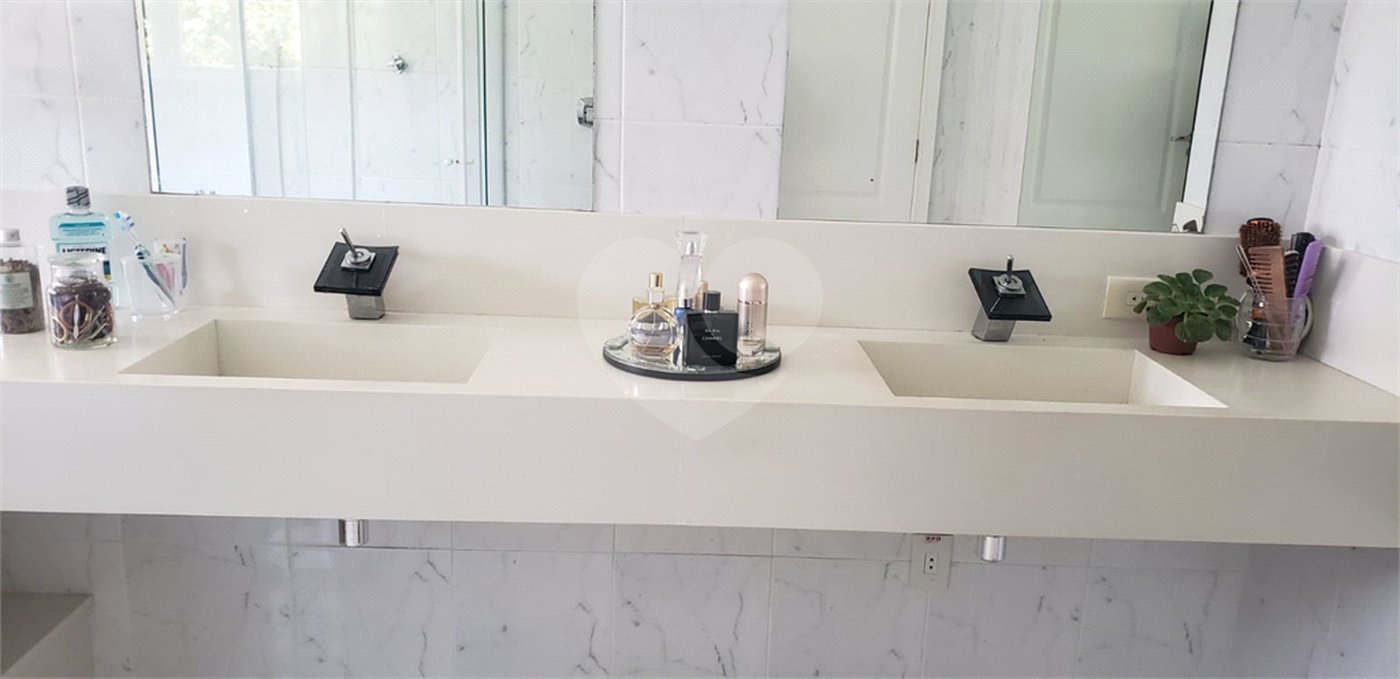 Casa à venda com 4 suítes em Pirucaia, Mairiporã, SP