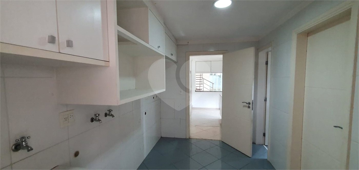 Sobrado à venda com 4 suítes em Moema, São Paulo, SP