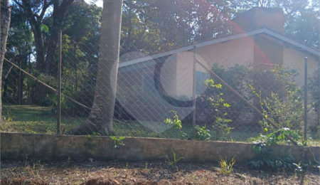 Chácara à venda com 3 quartos, sendo 2 suítes,  em Jardim Estância Brasil, Atibaia, SP