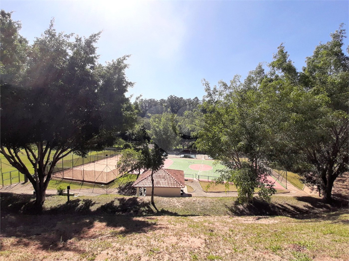 Casa à venda com 3 suítes no condomínio Villaggio Capriccio, Louveira - SP