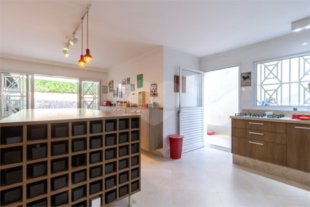 Casa à venda com 3 quartos, sendo 1 suíte, em Alto da Boa Vista, São Paulo, SP