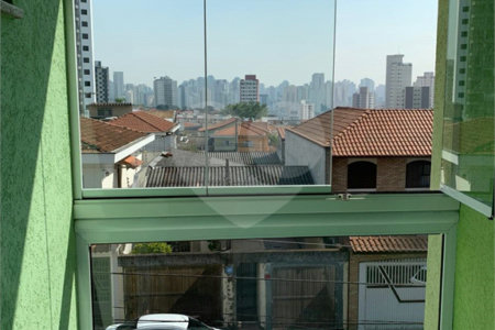 Sobrado à venda com 3 quartos, sendo 1 suíte,  em Vila Gumercindo, São Paulo, SP