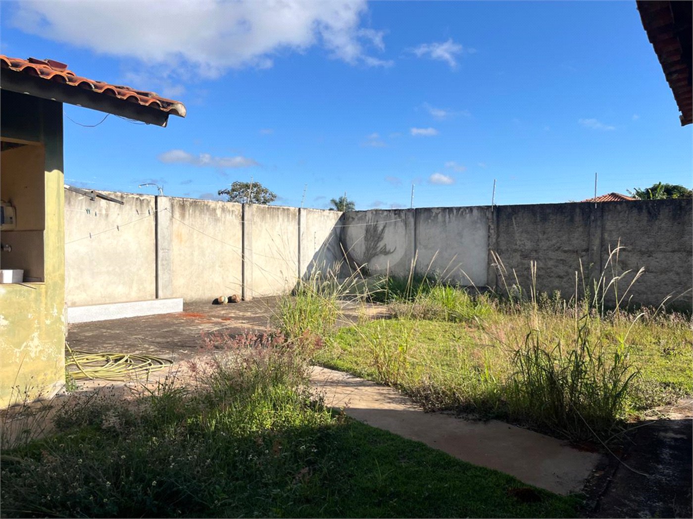 Sobrado à venda com 4 quartos, sendo 1 suíte, em Estância Conceição, Itapetininga, SP