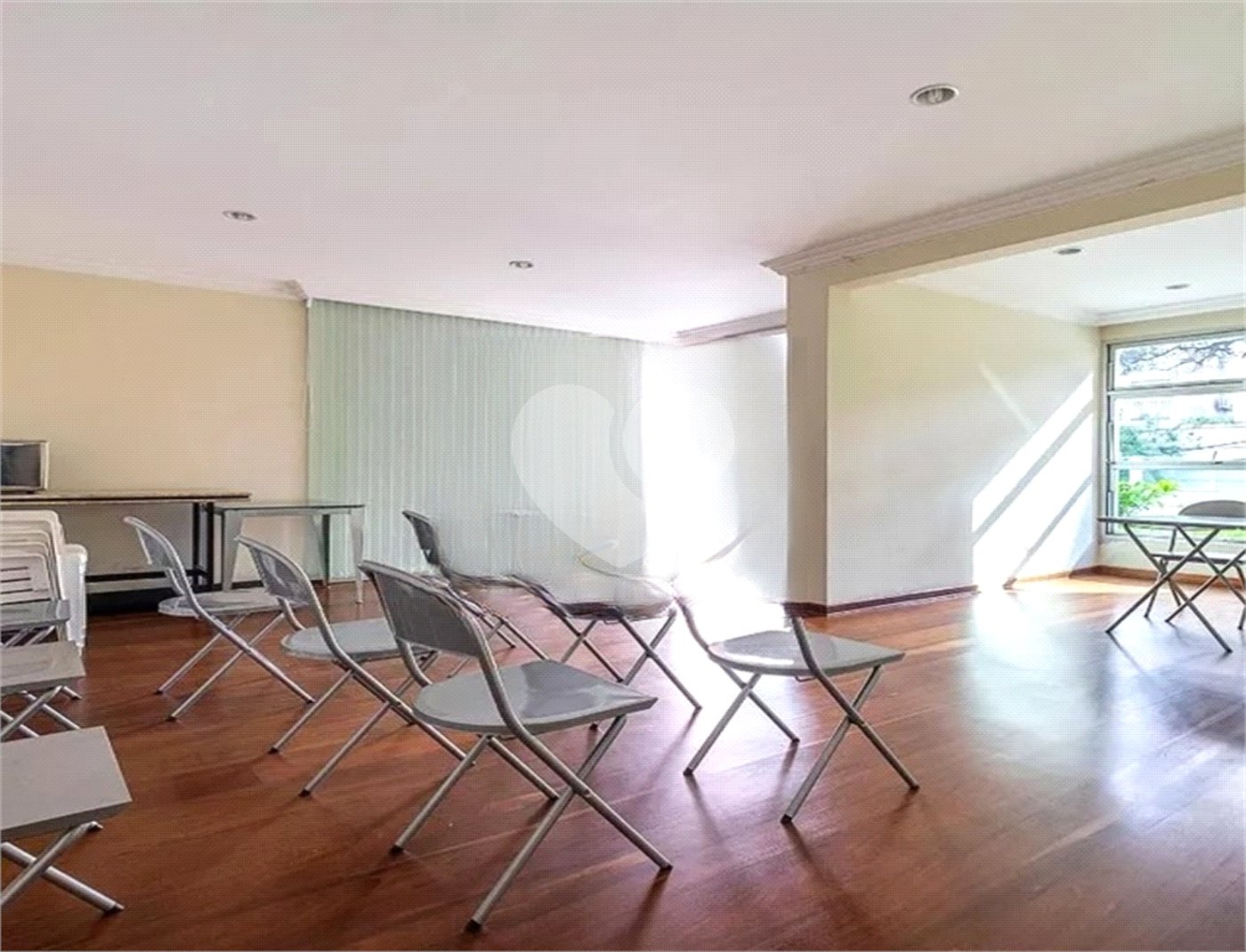 Apartamento à venda com 3 quartos, sendo 1 suíte,  em Cerqueira César, São Paulo, SP