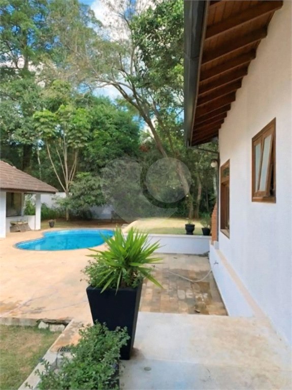 Casa à venda com 5 quartos, sendo 4 suítes, em Transurb, Itapevi, SP