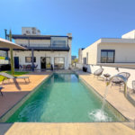 Casa à venda com 3 suítes no condomínio Figueira Garden, Atibaia - SP