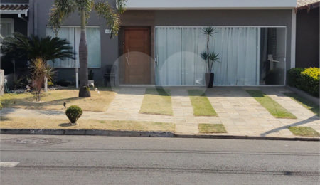 Casa à venda com 3 quartos, sendo 1 suíte, no condomínio Campos do Conde I, Paulínia - SP