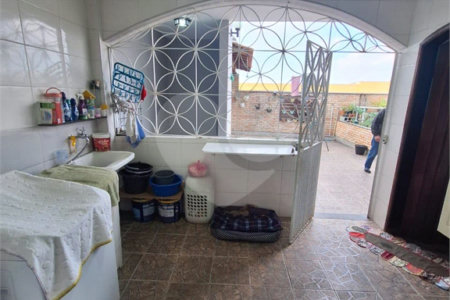 Sobrado à venda com 4 quartos, sendo 1 suíte, em Jardim Leonor Mendes de Barros, São Paulo, SP