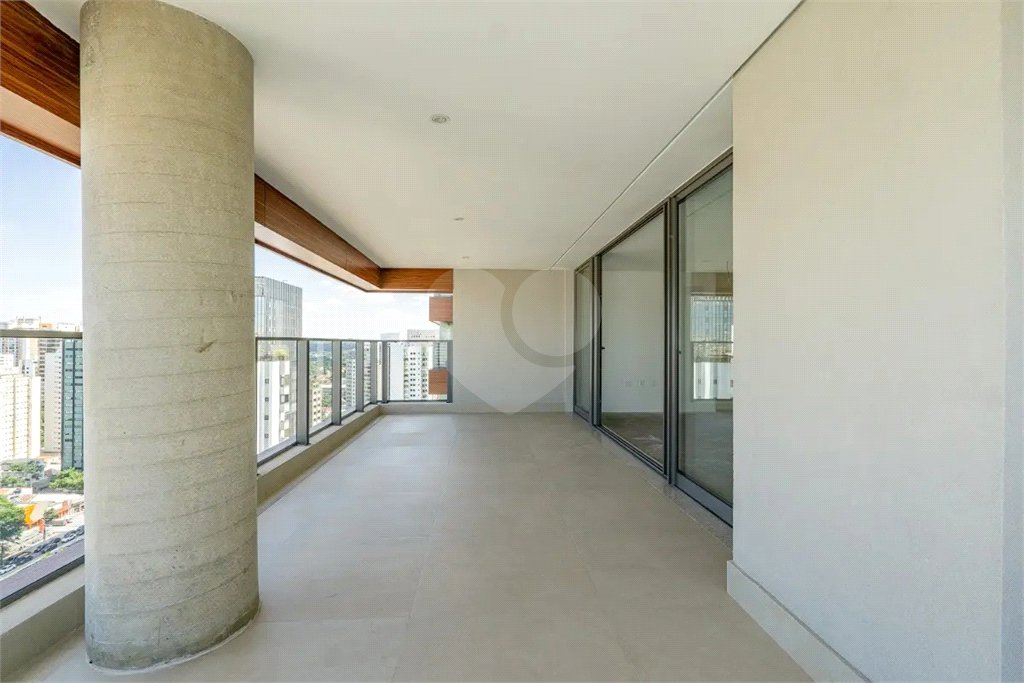 Apartamento à venda com 4 quartos, sendo 3 suítes, em Campo Belo, São Paulo, SP