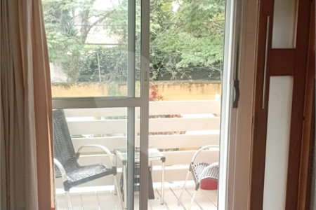 Casa à venda com 4 quartos, sendo 2 suítes, no condomínio Canamari, São Paulo - SP