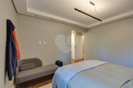 Casa Térrea à venda com 4 suítes em Jardim Marajoara, São Paulo, SP