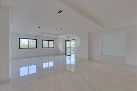 Apartamento à venda com 4 suítes em Jardim Marajoara, São Paulo, SP