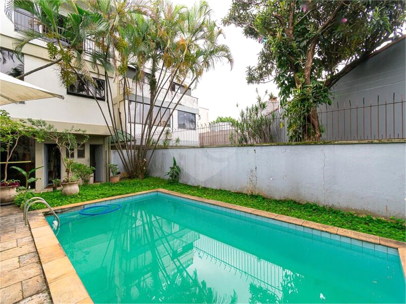 Casa à venda com 8 quartos, sendo 2 suítes, em Indianópolis, São Paulo, SP