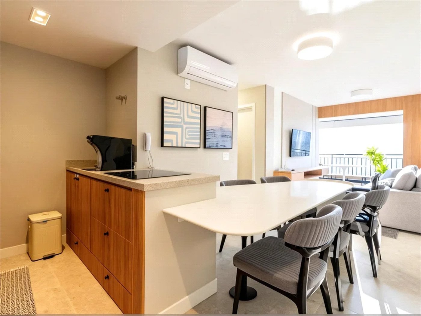 Apartamento à venda com 2 quartos, sendo 1 suíte,  em Vila Cordeiro, São Paulo, SP