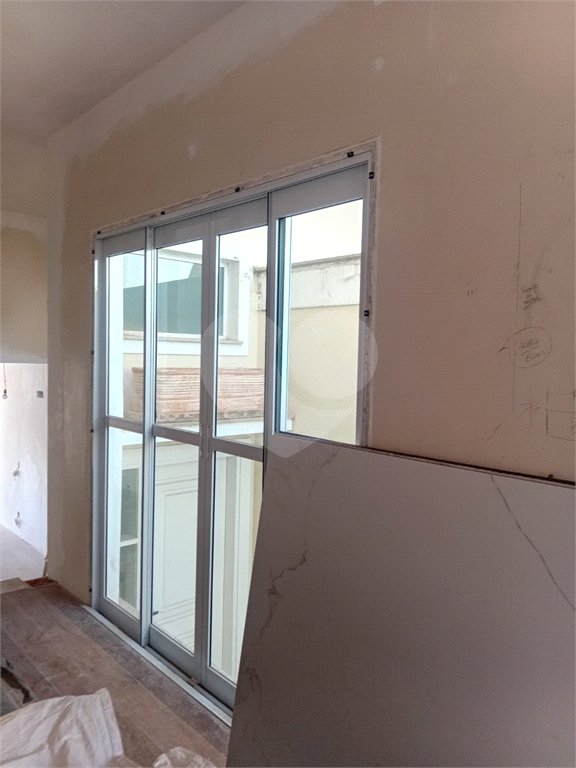 Casa à venda com 3 suítes no condomínio Residencial Jd. Floresta, São Paulo - SP