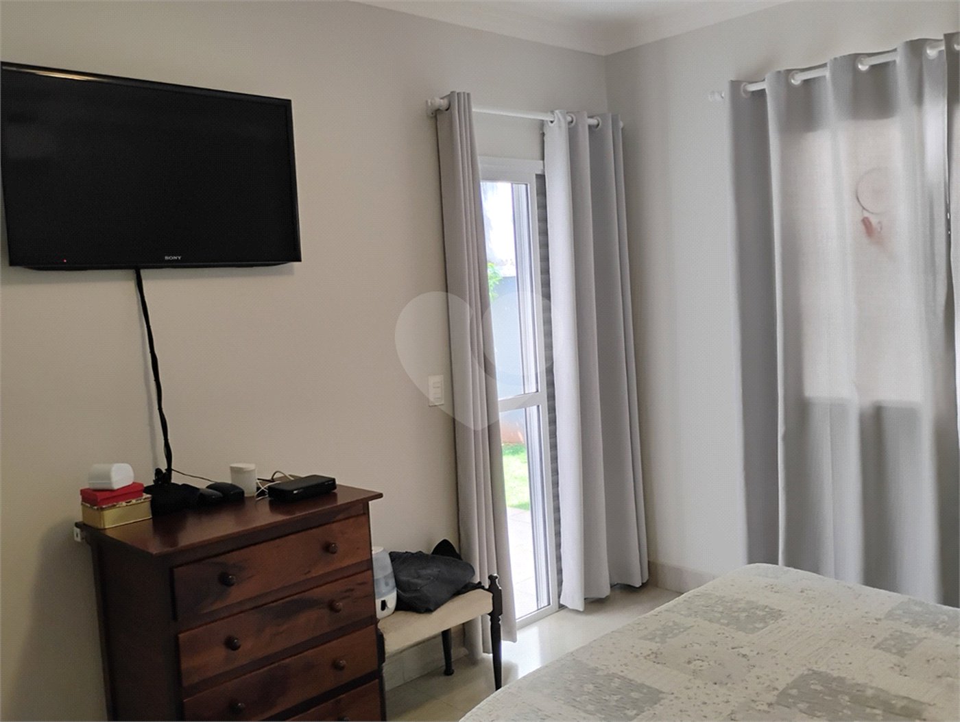 Casa à venda com 3 quartos, sendo 1 suíte, no condomínio Ibi Aram 1, Itupeva - SP