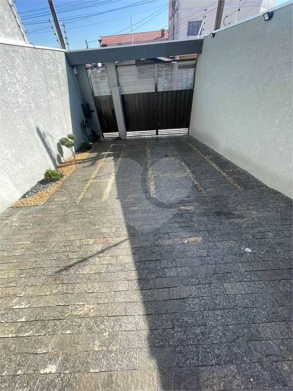 Sobrado à venda com 2 suítes em Jardim Alvinópolis, Atibaia, SP