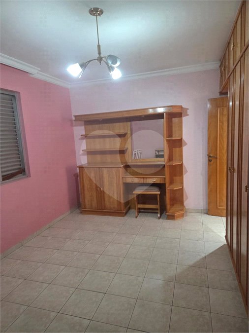 Sobrado à venda com 4 quartos, sendo 1 suíte, em Vila Graciosa, São Paulo, SP