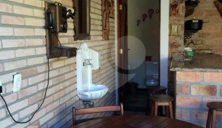 Sobrado à venda com 5 quartos, sendo 4 suítes,  em Vila Mazzei, São Paulo, SP