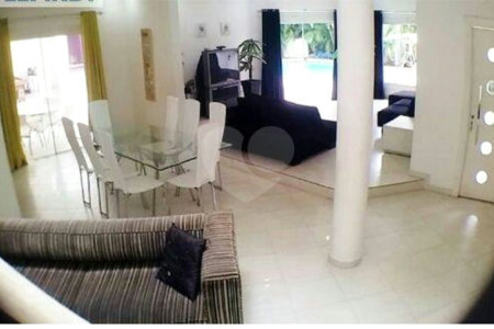 Casa à venda com 3 quartos, sendo 1 suíte,  no condomínio Aruã, Mogi das Cruzes - SP