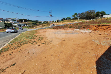Terreno à venda com 1 suíte no condomínio Comercial Independência, Vinhedo - SP