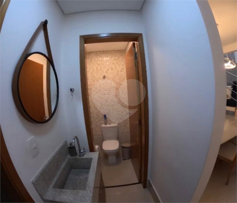 Sobrado à venda com 3 quartos, sendo 1 suíte, em Vila Lúcia, São Paulo, SP