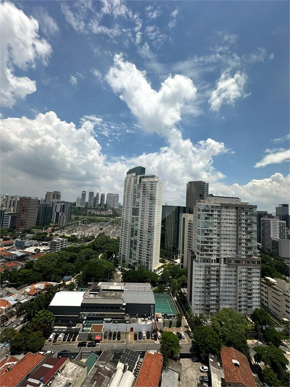 Apartamento à venda com 3 quartos, sendo 1 suíte, em Brooklin Paulista, São Paulo, SP