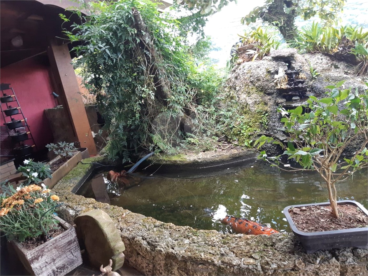 Casa à venda com 4 quartos, sendo 1 suíte, no condomínio Clube da Montanha, Atibaia - SP