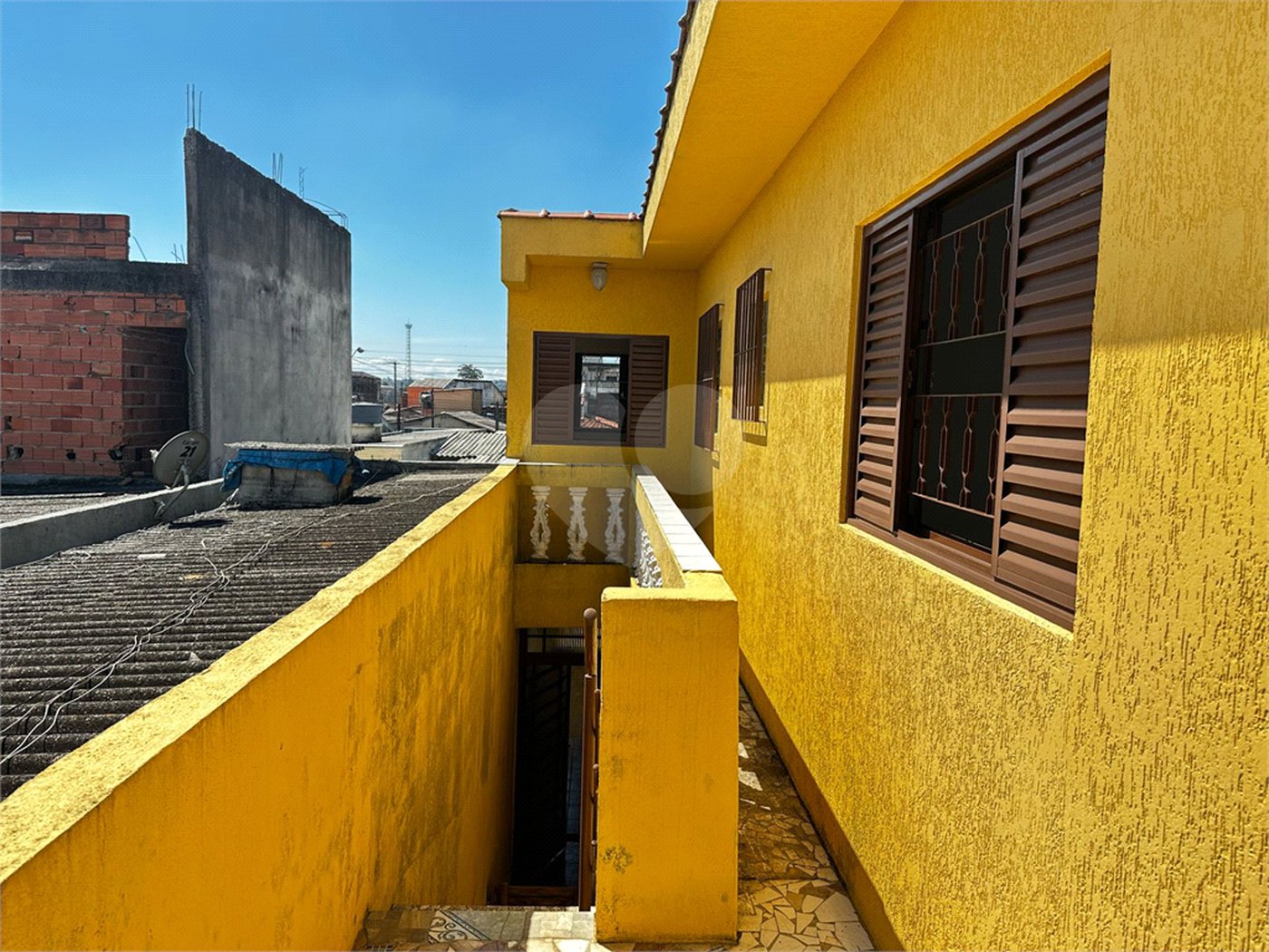 Sobrado à venda com 4 quartos, sendo 1 suíte, em Vila Amorim, Suzano, SP