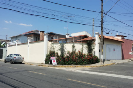Casa à venda com 4 quartos, sendo 1 suíte,  em Vila Oliveira, Mogi das Cruzes, SP