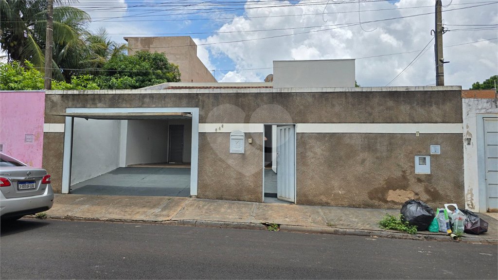 Casa à venda com 2 quartos, sendo 1 suíte, em Vila Suconasa, Araraquara, SP