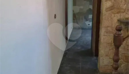 Sobrado à venda com 3 quartos, sendo 1 suíte, em Vila Zat, São Paulo, SP