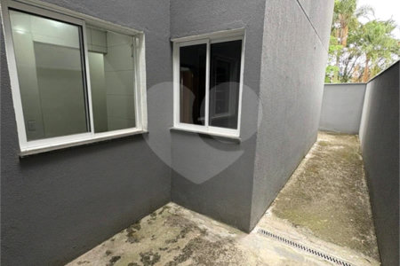 Casa à venda com 3 quartos, sendo 1 suíte, no condomínio Felipe Camarao, Poá - SP