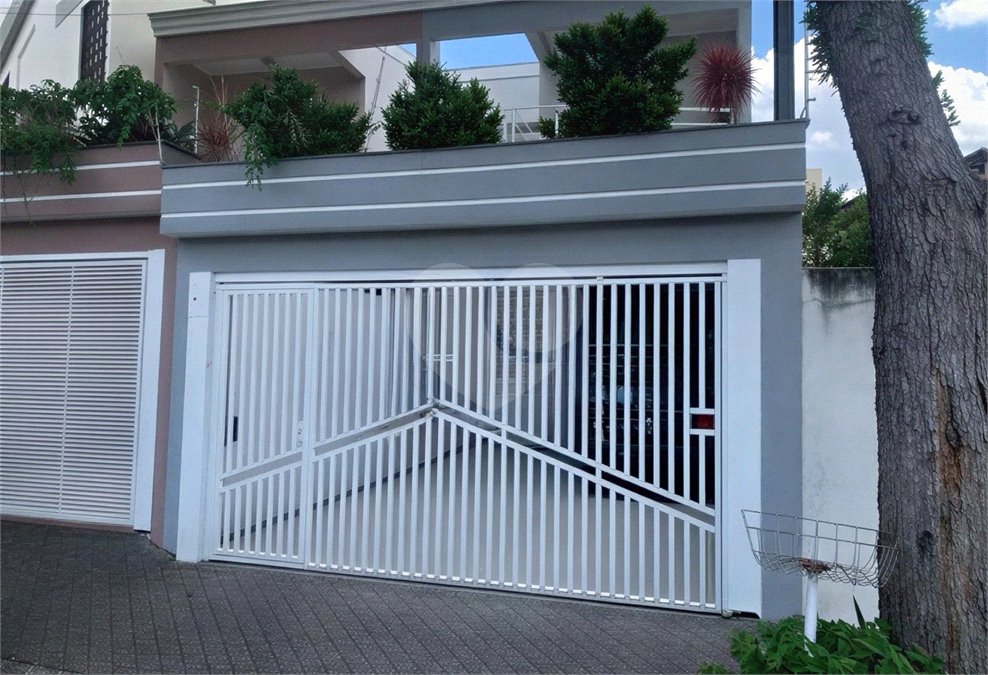 Sobrado à venda com 4 quartos, sendo 2 suítes, em Nova Petrópolis, São Bernardo do Campo, SP