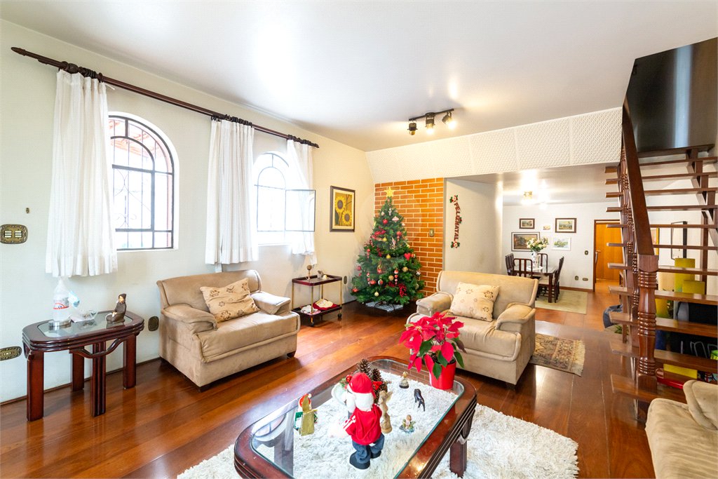 Casa à venda com 4 quartos, sendo 2 suítes, em Campo Belo, São Paulo, SP