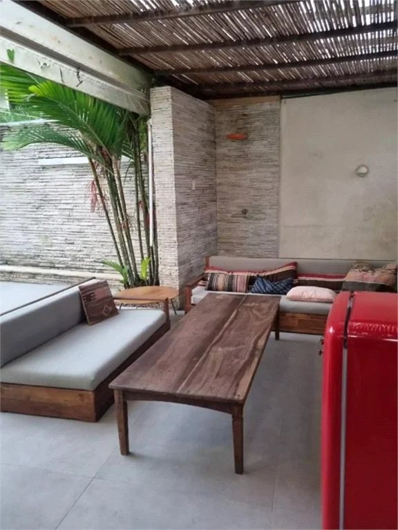 Casa à venda com 3 suítes no condomínio Solares Vila Europa, São Paulo - SP