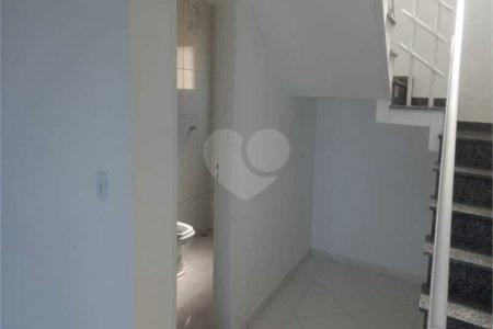 Casa à venda com 4 quartos, sendo 2 suítes,  no condomínio Jardim Imperador, Igaratá - SP