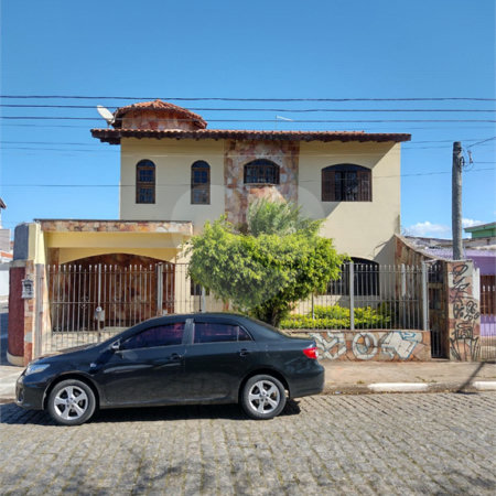 Sobrado à venda com 3 quartos, sendo 2 suítes, em Cidade Cruzeiro do Sul, Suzano, SP