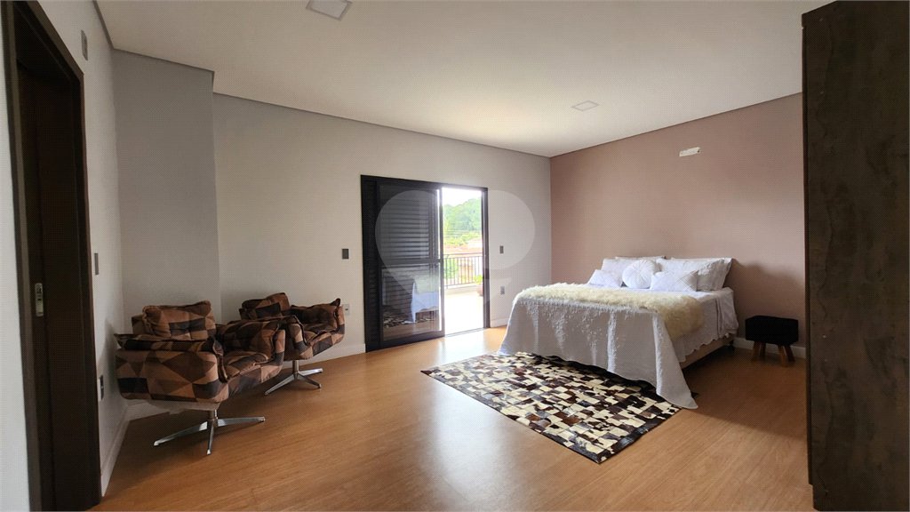 Sobrado à venda com 4 quartos, sendo 2 suítes, em Jardim Botânico, Araraquara, SP