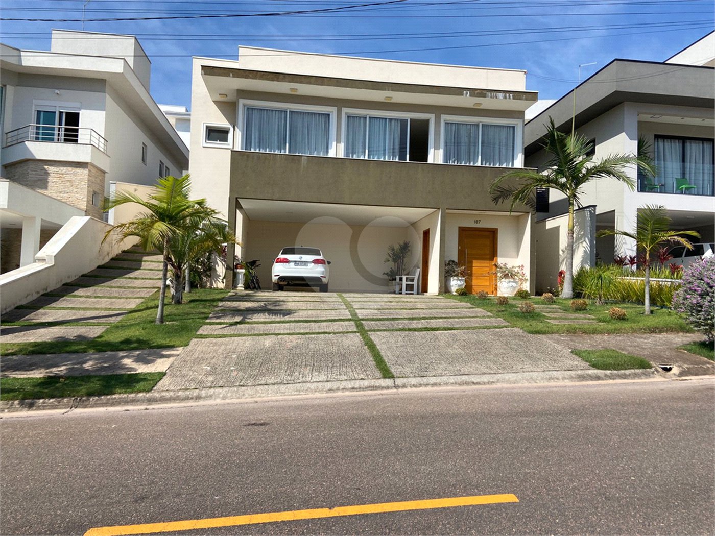 Linda casa Condomínio Santa Isabel I