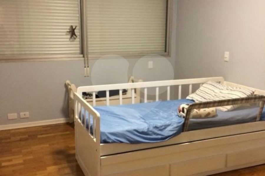 Apartamento à venda com 4 quartos, sendo 2 suítes, em Jardim América, São Paulo, SP