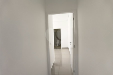 Casa à venda ou para alugar com 3 quartos, sendo 1 suíte, no condomínio Condomíno Helena Maria, Sorocaba - SP