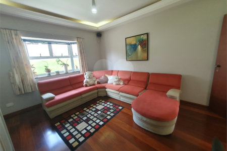 Casa à venda com 5 suítes no condomínio Vila Hípica I, Vinhedo - SP