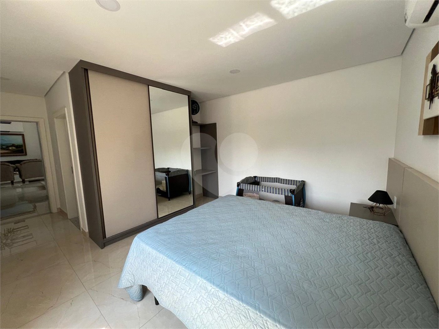 Casa à venda com 5 quartos, sendo 4 suítes, no condomínio Terras de Mont Serrat, Salto - SP