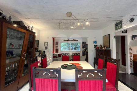 Sobrado à venda com 5 quartos, sendo 2 suítes, em Alto da Boa Vista, São Paulo, SP
