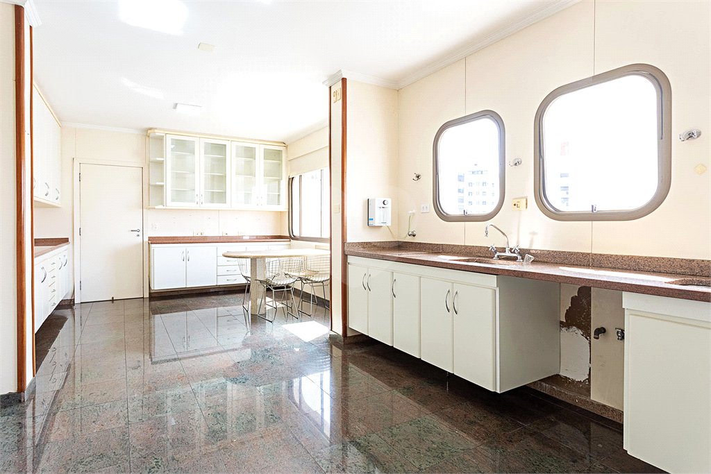 Apartamento à venda com 4 suítes em Campo Belo, São Paulo, SP