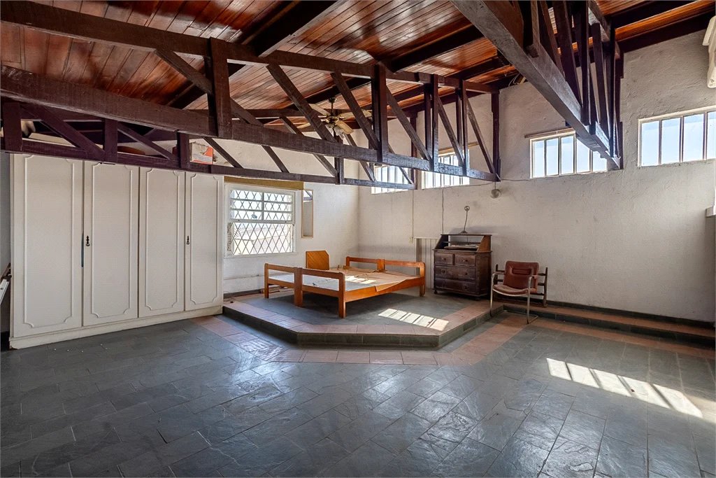 Casa à venda com 4 suítes em Jardim Londrina, São Paulo, SP