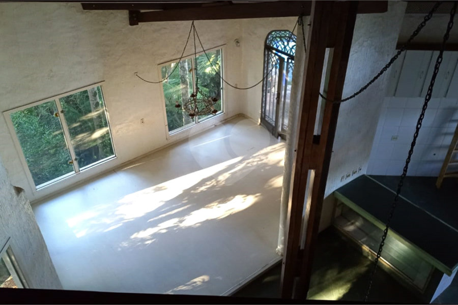 Casa à venda com 3 quartos, sendo 2 suítes, no condomínio Gleba II, Mairiporã - SP